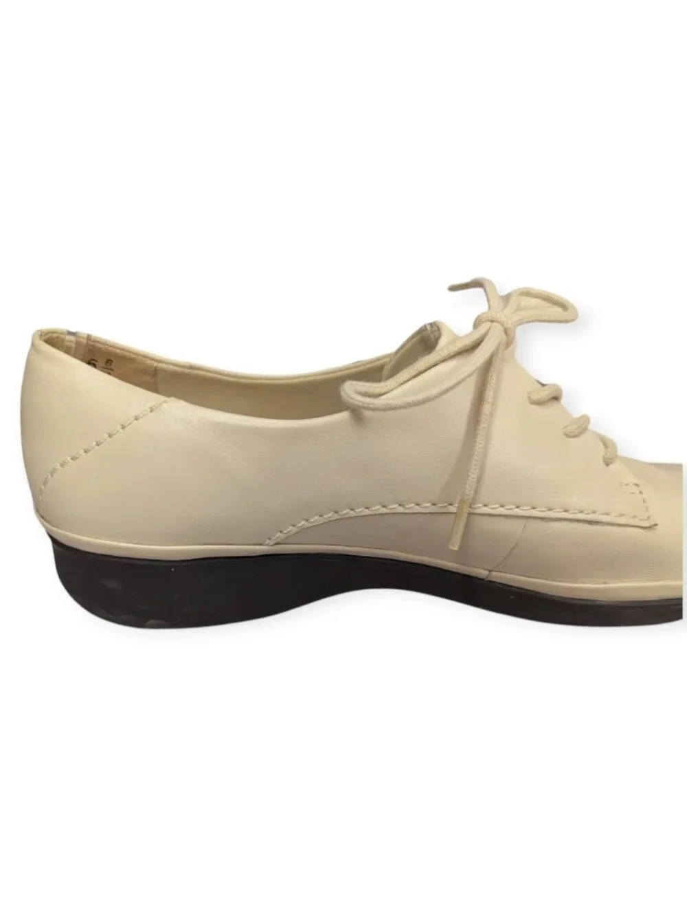 Easy Spirit ES Free N Easy Ivory Leather Lace-Up Womens Shoe Size 6B